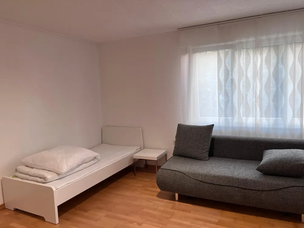 Möblierte WG Zimmer in Ludwigsburg, Nähe S-Bahn zu vermieten.