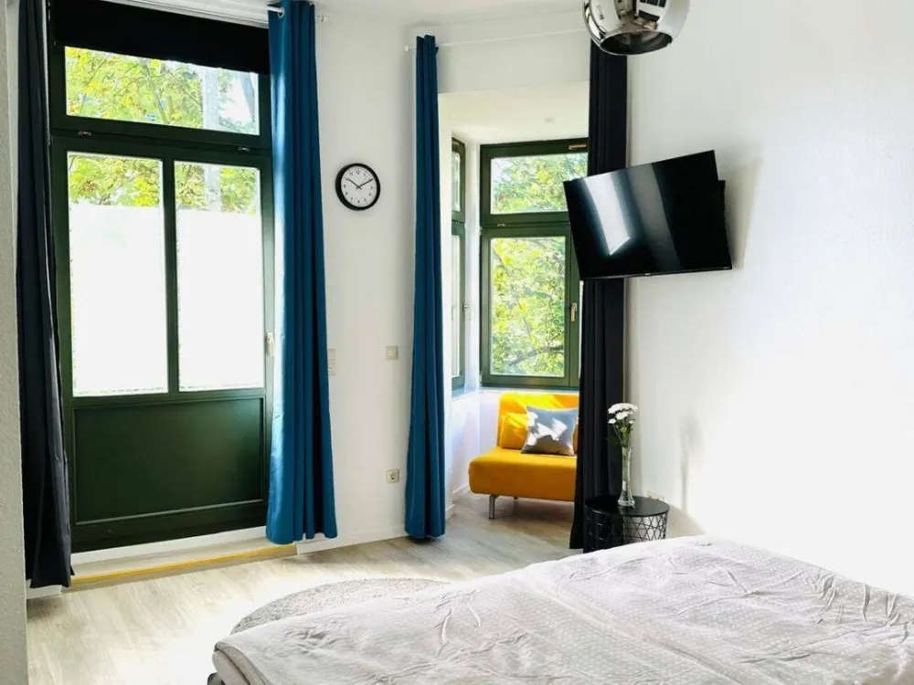 Altbaucharme, Balkon und Einbauküche! Tolle Single-Wohnung im Herzen von Leipzig!
