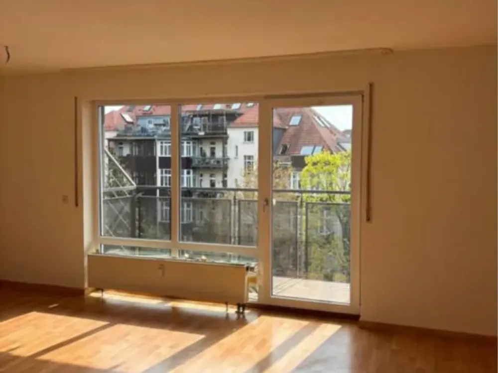 Sehr ruhige 2 Zimmer mit Balkon in Schleussig Industriestraße