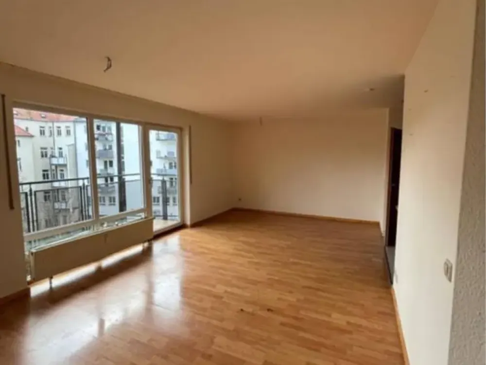 Sehr ruhige 2 Zimmer mit Balkon in Schleussig Industriestraße