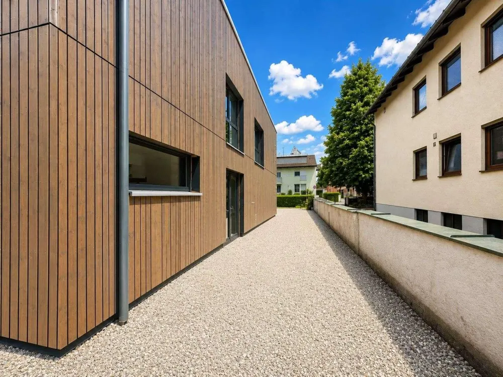 Dachau neu erleben: Stilvoller Neubau mit Sonnenterrasse & eigenem Garten