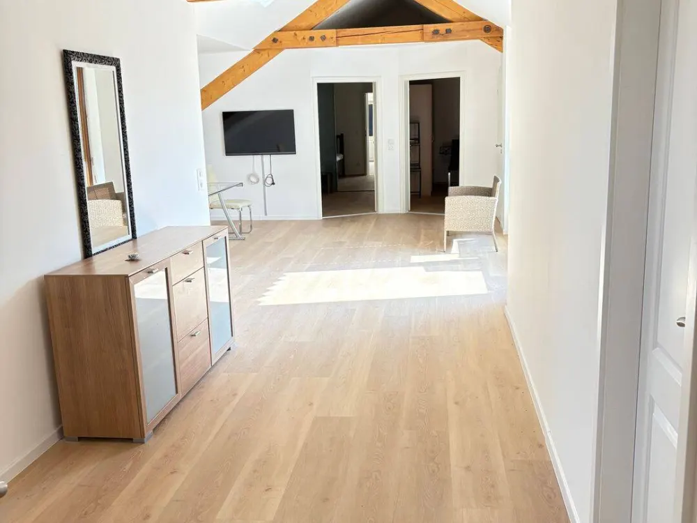Über den Dächern - 4 Zimmer Wohnung mit Loggia in Bestlage