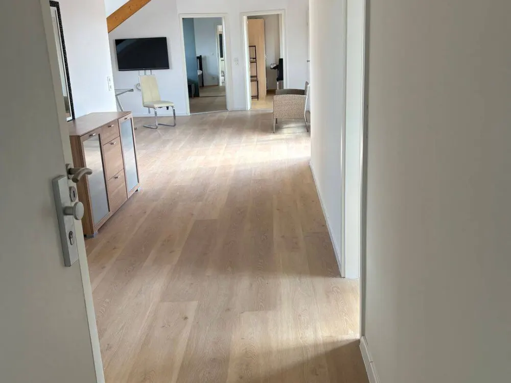Über den Dächern - 4 Zimmer Wohnung mit Loggia in Bestlage
