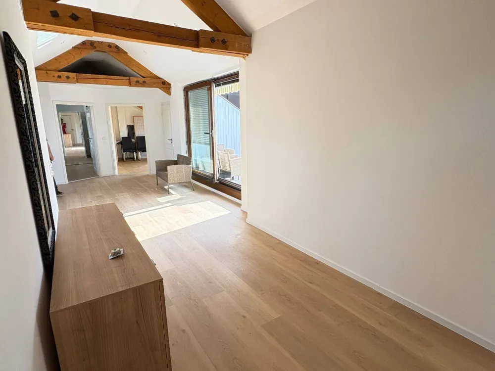 Über den Dächern - 4 Zimmer Wohnung mit Loggia in Bestlage