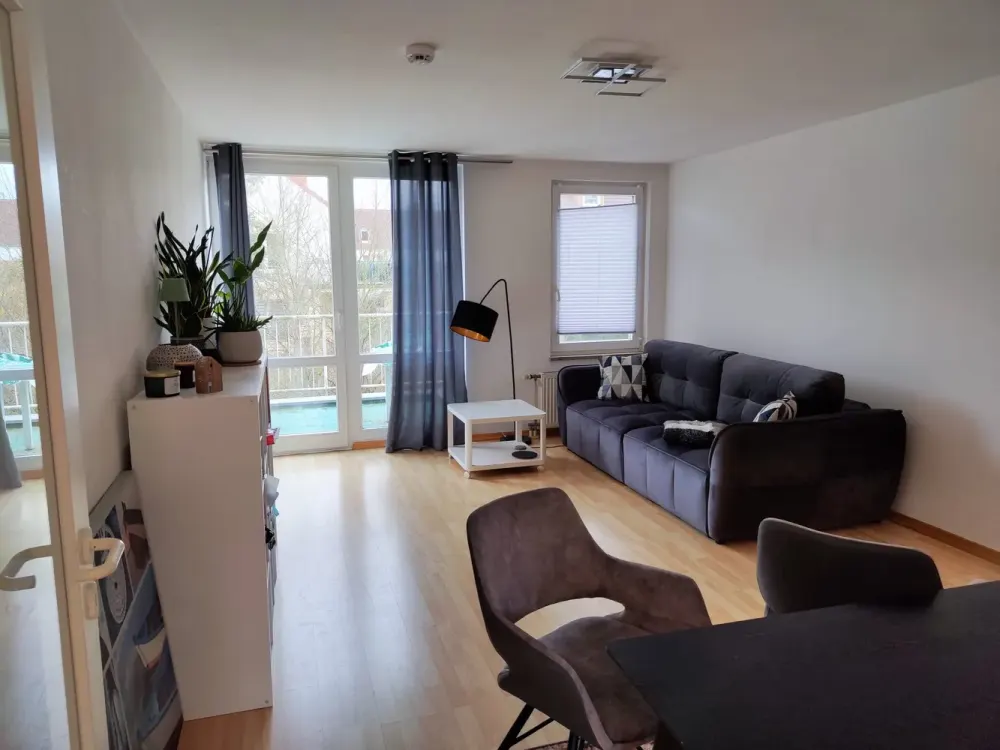 Zwei Zimmer in Stahnsdorf: Moderne Wohnung mit Balkon