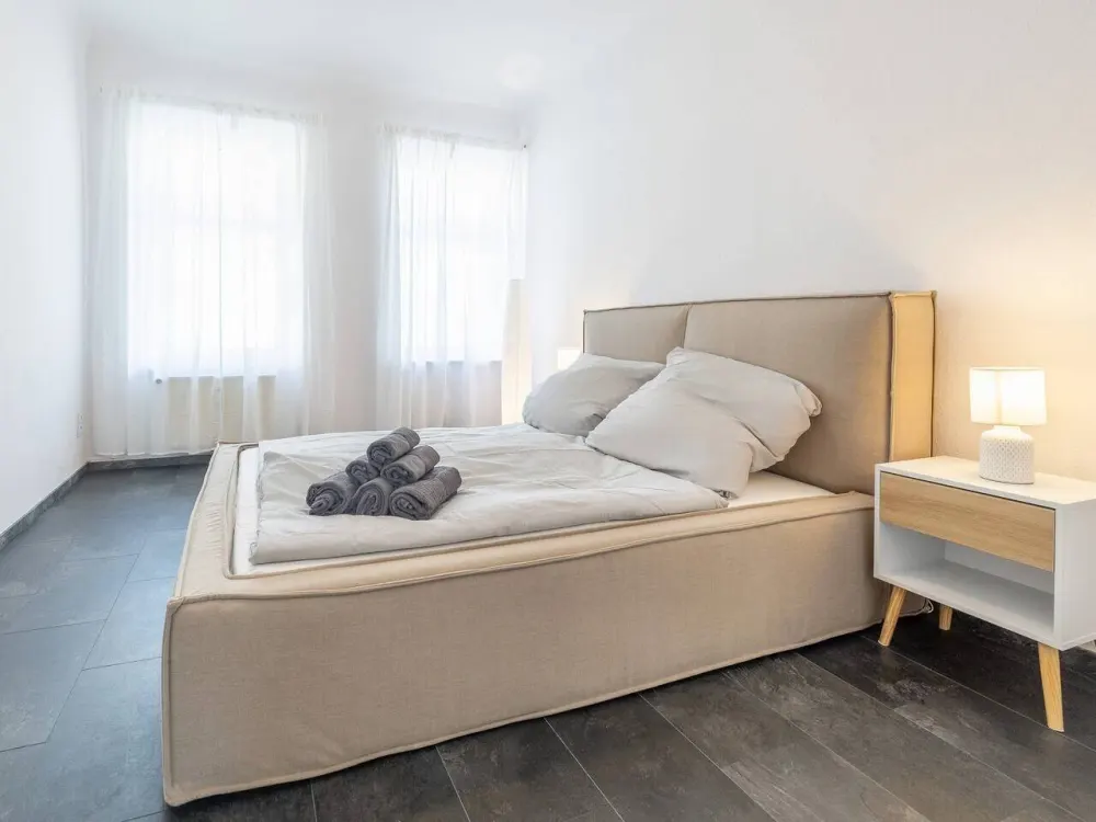 Helle renovierte 3-Zimmer Wohnung in der Gorkistraße