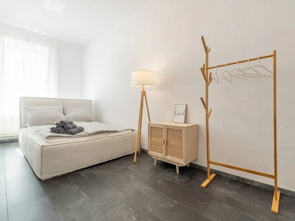 Helle renovierte 3-Zimmer Wohnung in der Gorkistraße