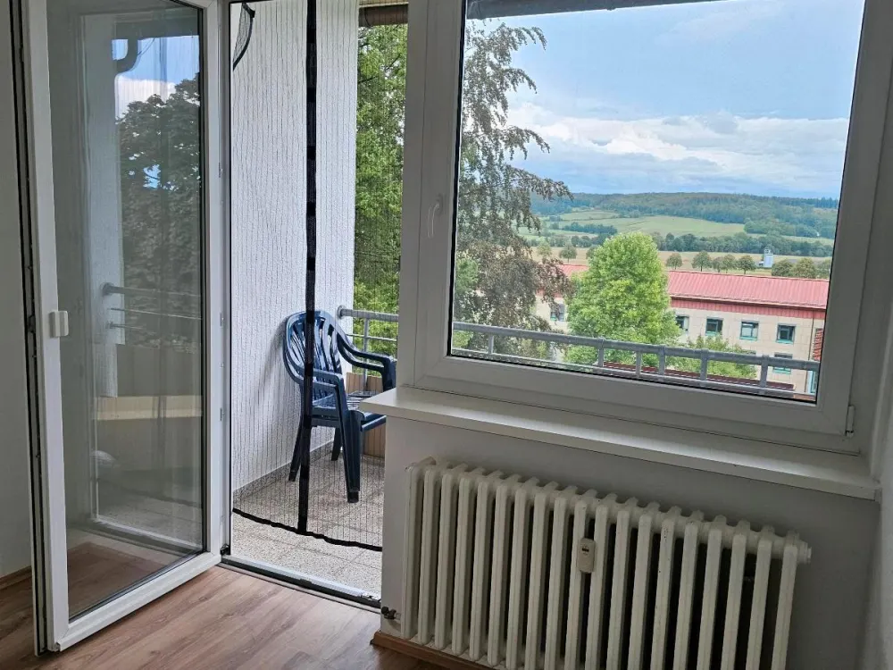 ​Ab sofort frei: 2-Zi-Wohnung + 2 Balkone, Strom inkl.