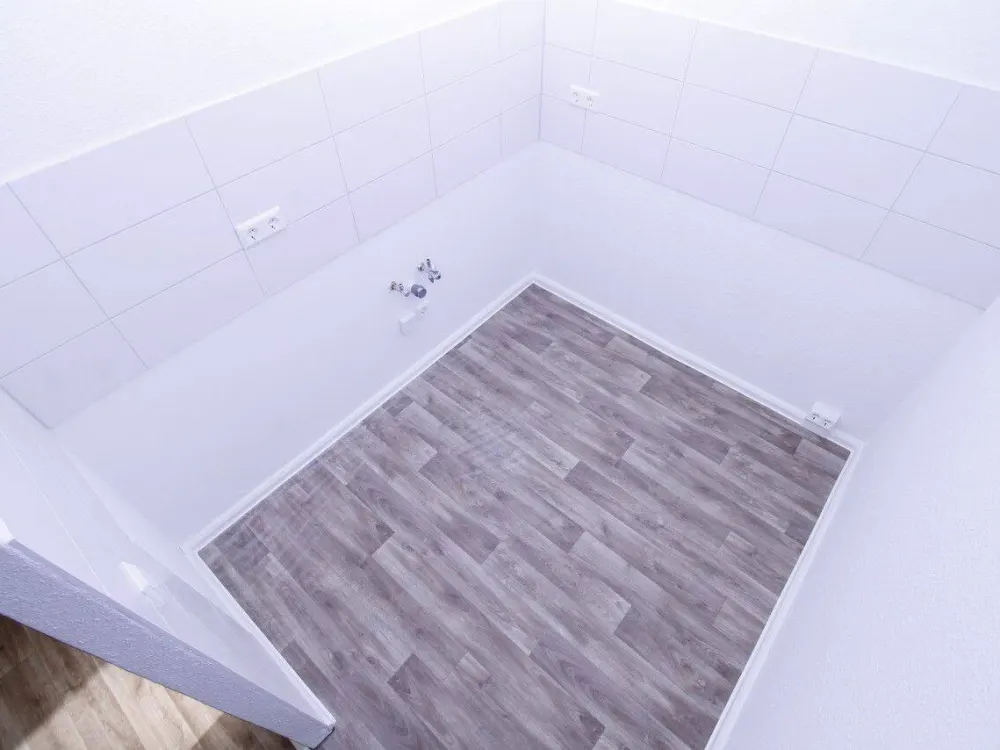 Zweiraumwohnung mit Aufzug und Balkon