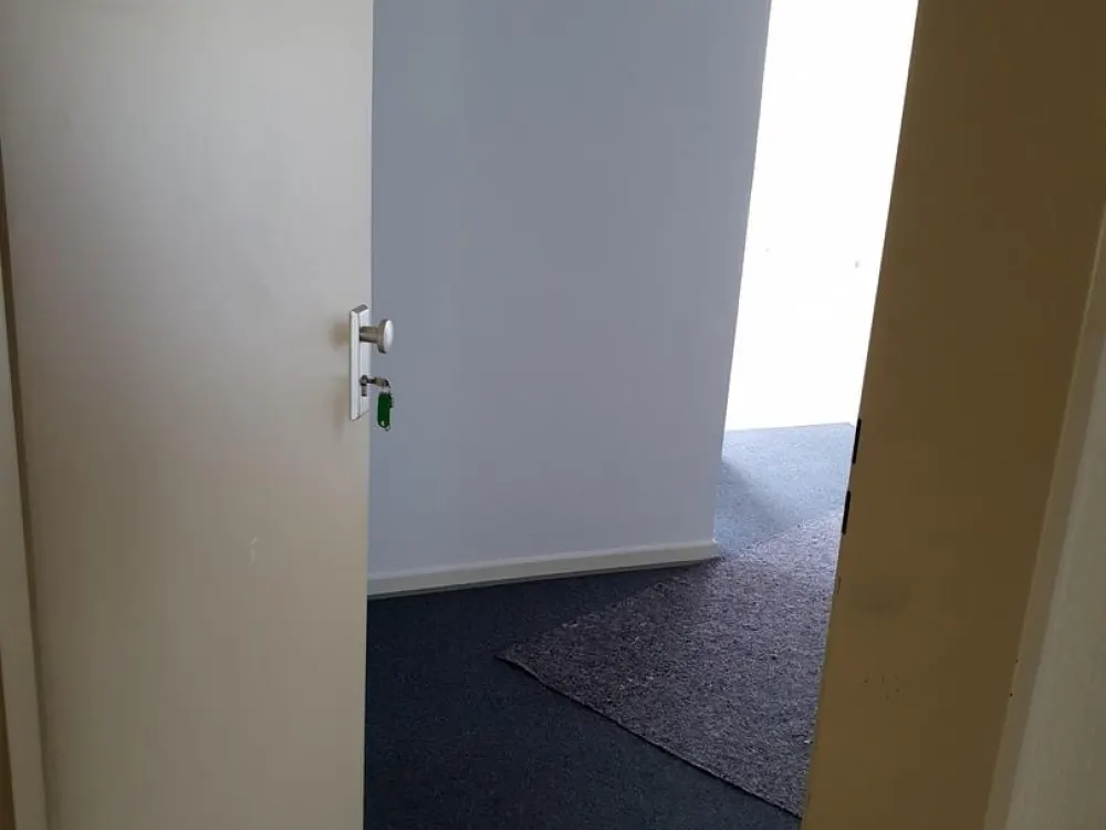 Helle gepflegte Etagenwohnung, großzügiger Schnitt,