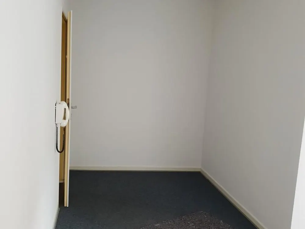 Helle gepflegte Etagenwohnung, großzügiger Schnitt,