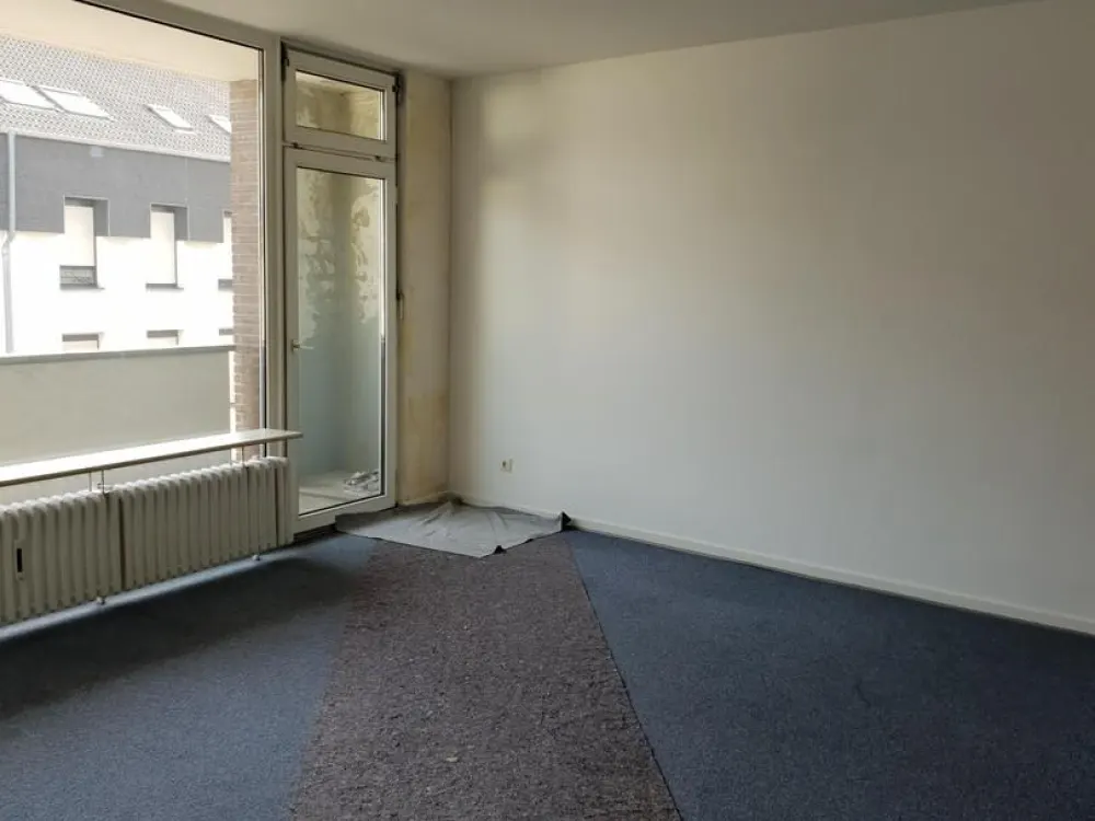 Helle gepflegte Etagenwohnung, großzügiger Schnitt,