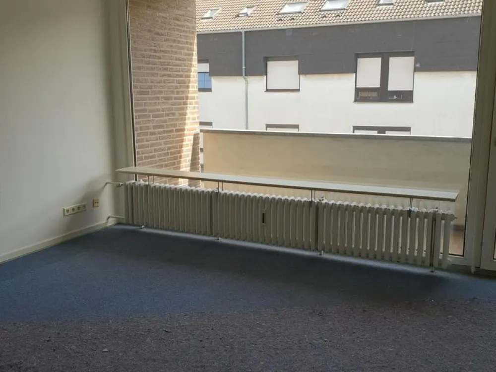 Helle gepflegte Etagenwohnung, großzügiger Schnitt,