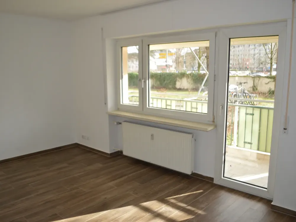 Sanierte 4-Zimmer Wohnung im EG mit zwei Balkonen in guter Rüsselsheimer Lage