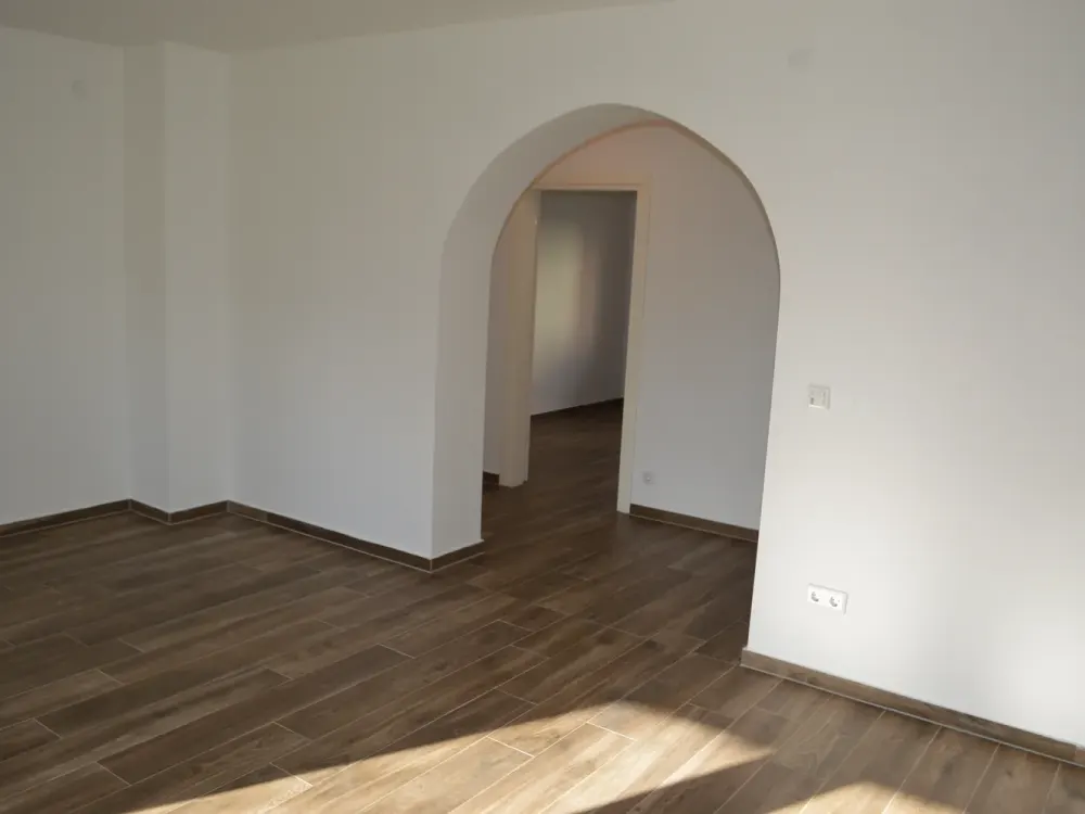 Sanierte 4-Zimmer Wohnung im EG mit zwei Balkonen in guter Rüsselsheimer Lage