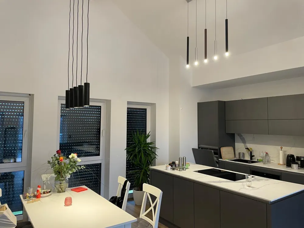 Like-new 3.5-room Penthouse Apartment in Achim-Uesen