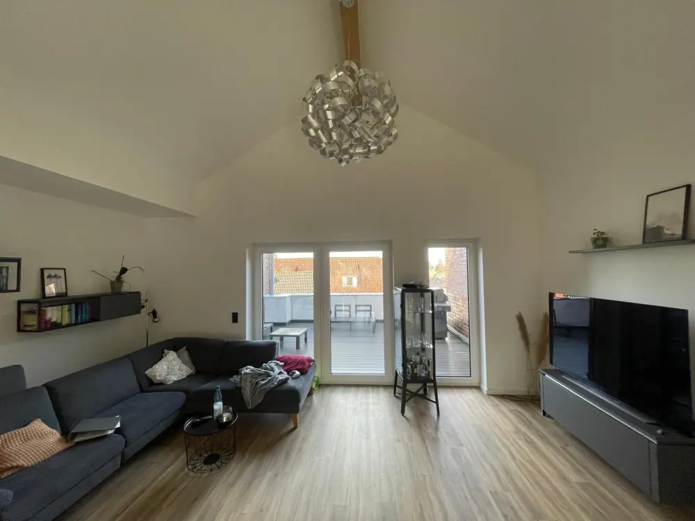 Like-new 3.5-room Penthouse Apartment in Achim-Uesen