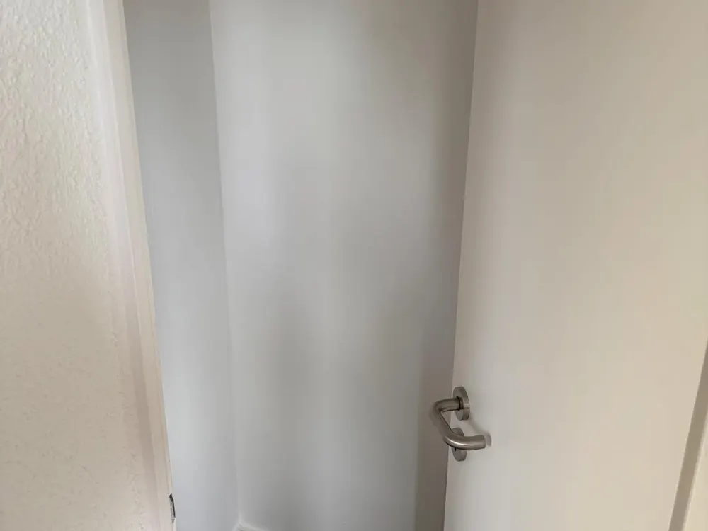 4-Room Apartment - Central and Quiet Location, Fitted Kitchen, Balcony, Garden