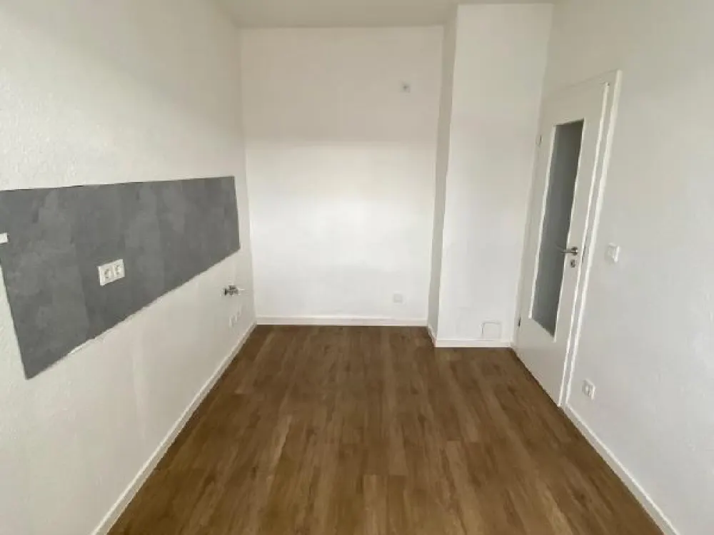 Renovated 1-Room Apartment with Balcony in the Heart of Köln Braunsfeld!