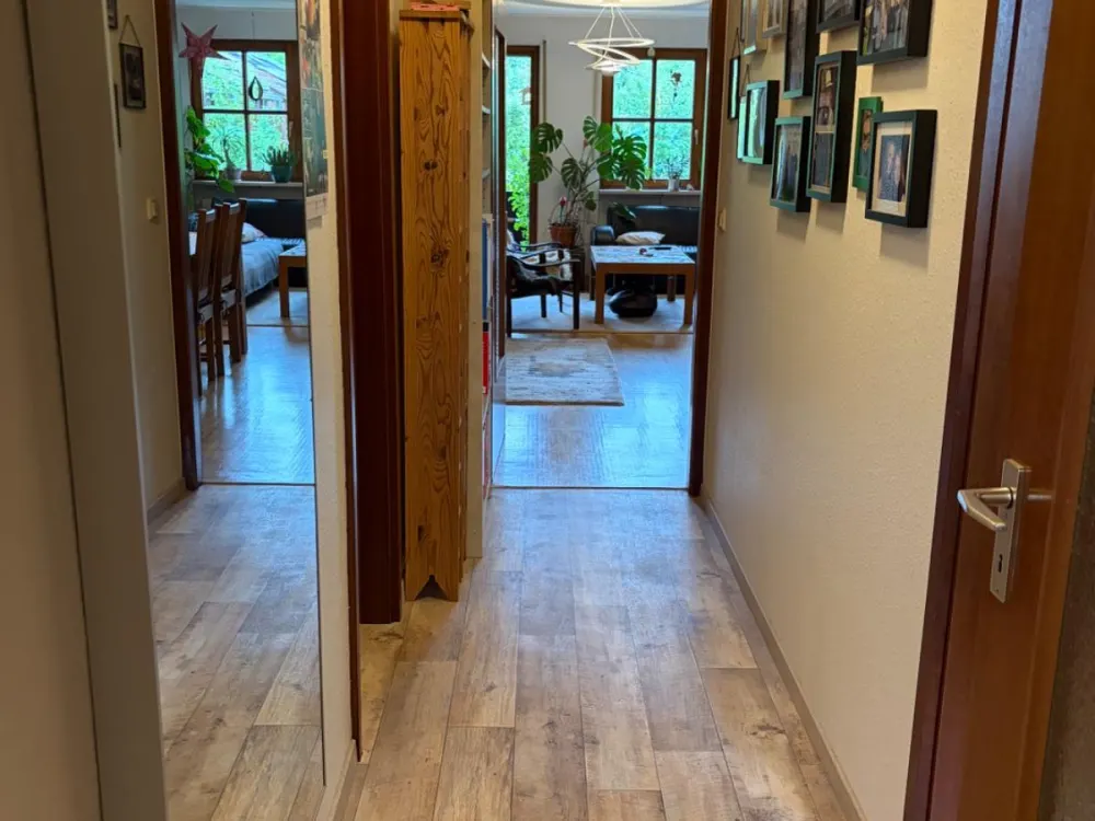 Helle Maisonette-Wohnung mit Balkon in Höhenkirchen-Siegertsbrunn