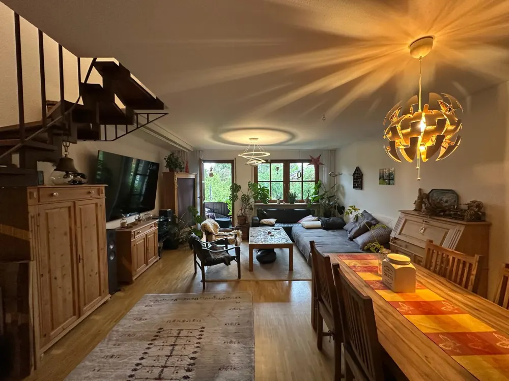 Helle Maisonette-Wohnung mit Balkon in Höhenkirchen-Siegertsbrunn