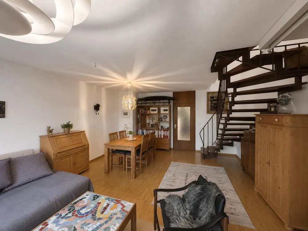 Helle Maisonette-Wohnung mit Balkon in Höhenkirchen-Siegertsbrunn