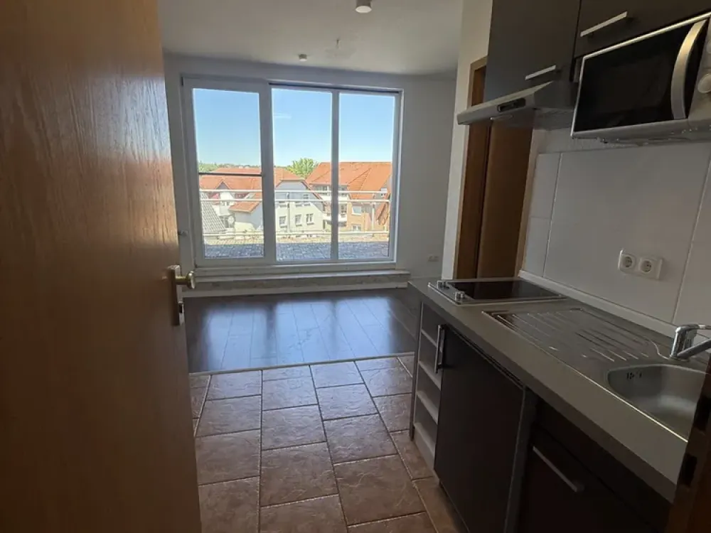 Bright & Inviting 4-Room Maisonette Apartment with Balcony and Fitted Kitchen Awaits New Tenants!