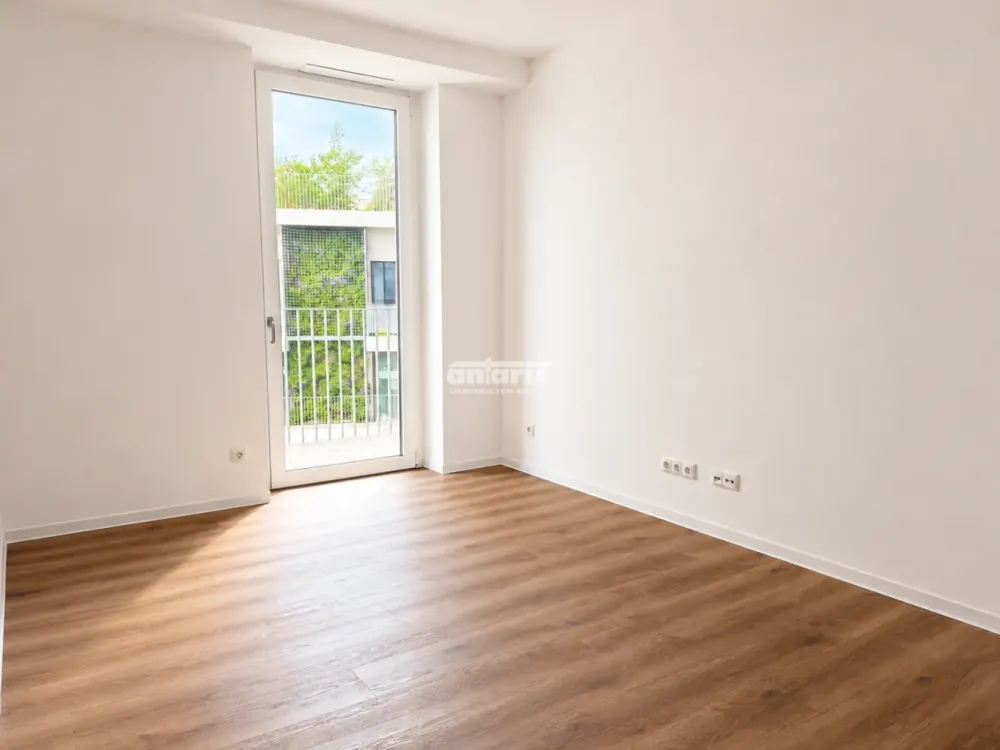 antaris Immobilien GmbH **freundliche 2-Zimmer-Wohnung mit Balkon in moderner Umgebung**