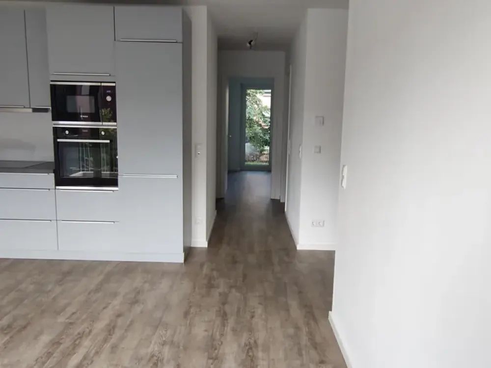 Home with 3 Rooms and Balcony in Hamburg Schnelsen