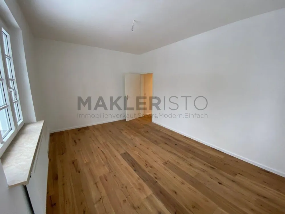 ***Komplett sanierte Wohnung mit zwei Balkonen wartet auf Sie!***