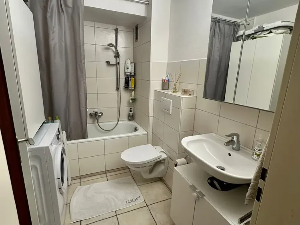 Großzügige 2-Zimmer-Wohnung mit Loggia in Karlsruhe-Rüppurr