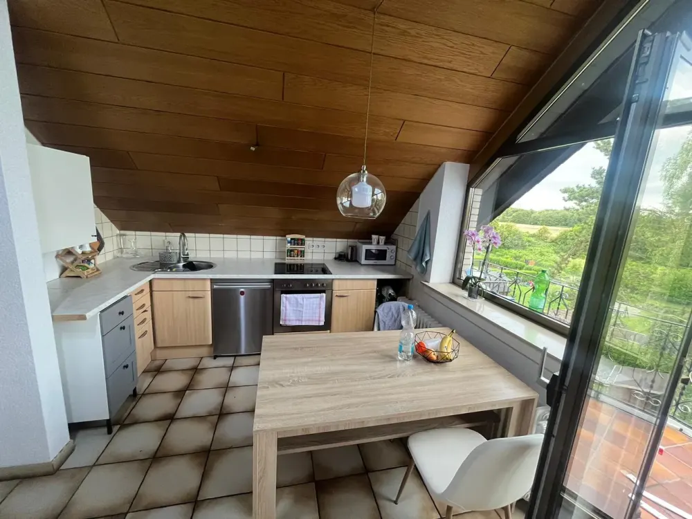 Hürth, wunderschönes helles Dachgeschossappartment (38 m²) mit Balkon