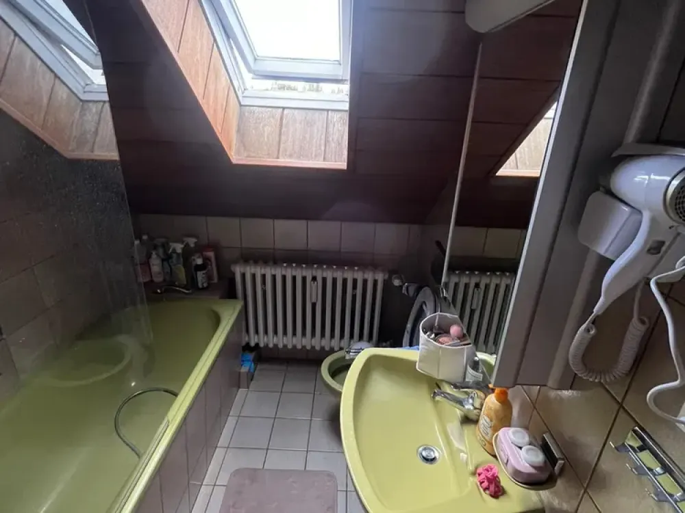 Hürth, wunderschönes helles Dachgeschossappartment (38 m²) mit Balkon