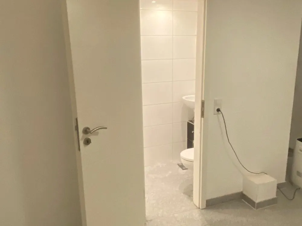 Souterrain Wohnung 2 verbundene Zimmer inkl. Küche & kleines Bad