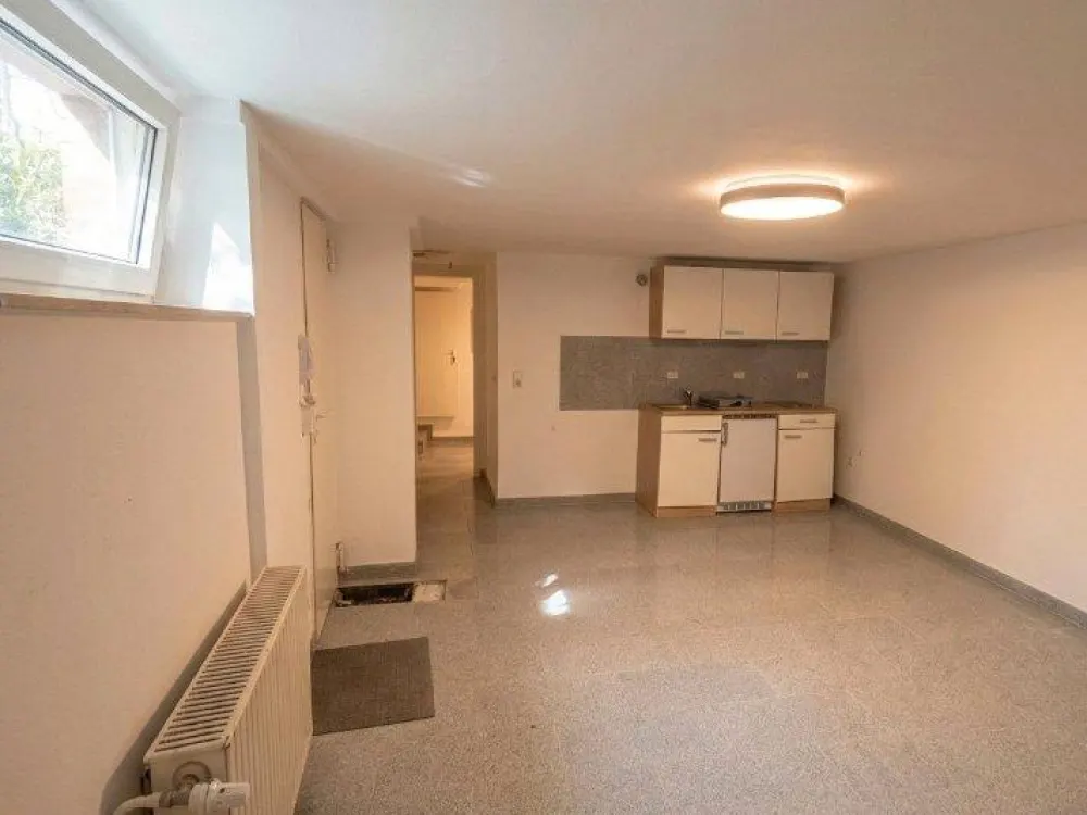 Souterrain Wohnung 2 verbundene Zimmer inkl. Küche & kleines Bad