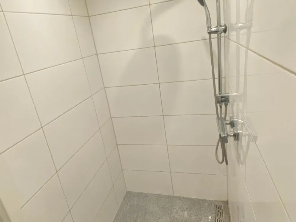 Souterrain Wohnung 2 verbundene Zimmer inkl. Küche & kleines Bad