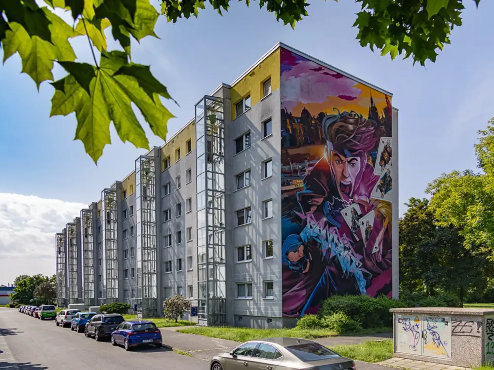 Wir sanieren für Sie: 4-Zimmerwohnung mit Balkon und Aufzug, Bad mit Dusche!