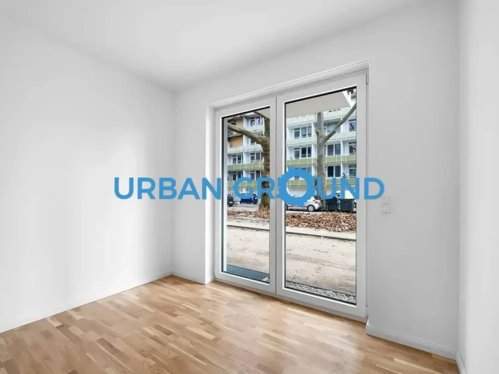 Rent Discount - Unfurnished Studio with Fitted Kitchen in Lichtenberg