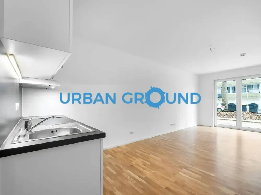 Rent Discount - Unfurnished Studio with Fitted Kitchen in Lichtenberg