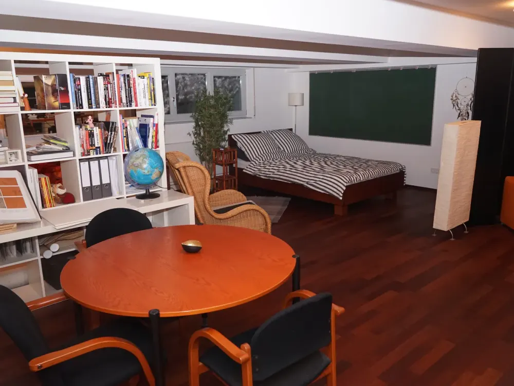 Loft Apartment with Ems View - Spacious Loft with High-Quality Features