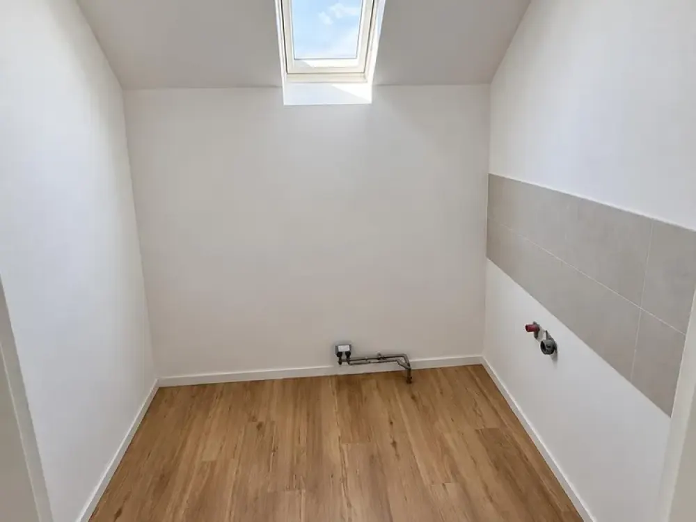 Sanierte 2-Zimmer-Wohnung mit großer Dachterrasse