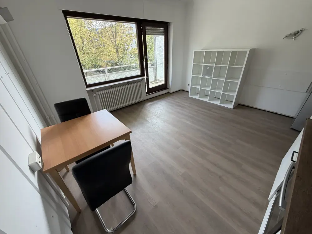 1-Room Apartment with Balcony, Also Suitable for Students, Renovated