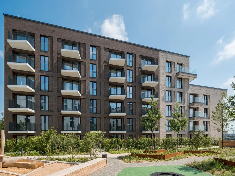 Senior apartment directly on the Elbe - WBS required!