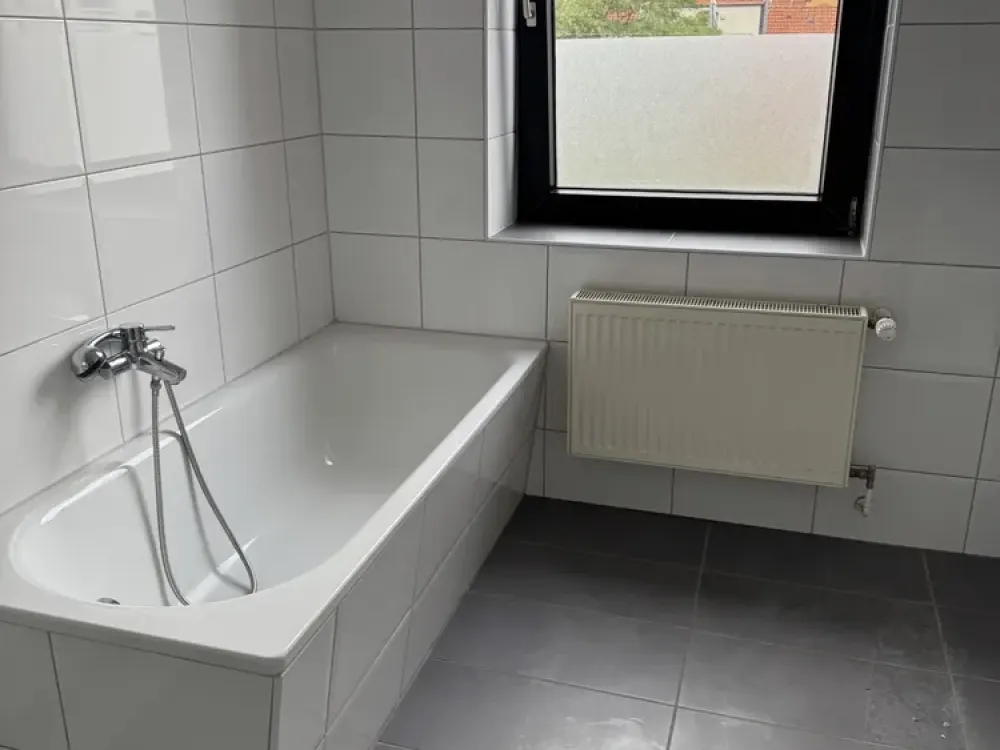Partially Renovated 3-Room Apartment in Linden