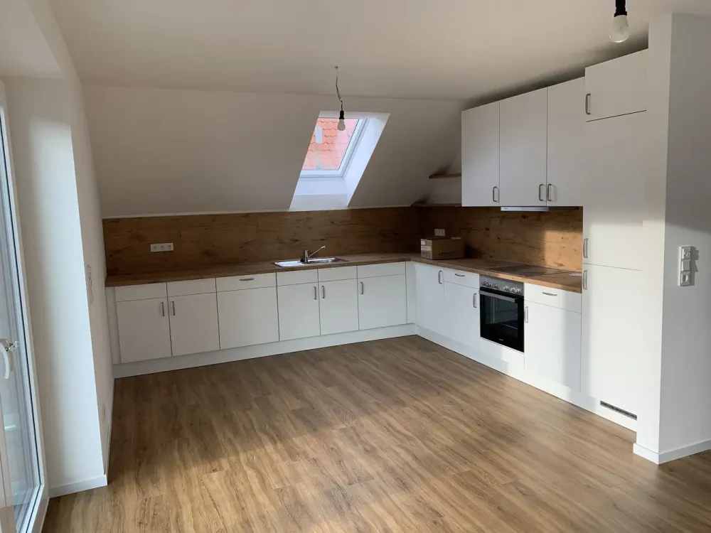 Neuwertige 5-Zimmer-Wohnung in Seevetal (ca. 130 m², EBK, Balkon, Badewanne & Dusche, Energie A+)