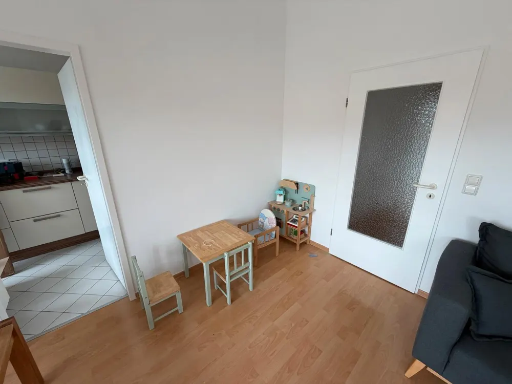 3 Raumwohnung mit Terrasse - Möbliert und - bis Juni 2027