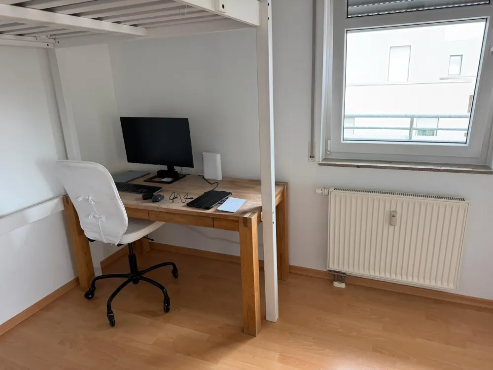 3 Raumwohnung mit Terrasse - Möbliert und - bis Juni 2027