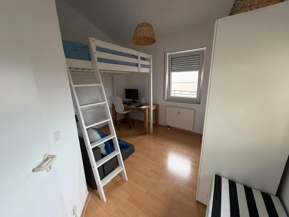 3 Raumwohnung mit Terrasse - Möbliert und - bis Juni 2027
