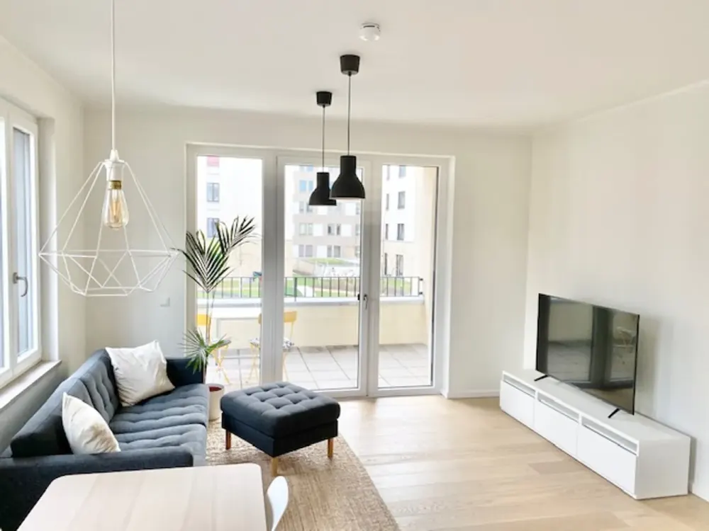 Möblierte 2-Zimmer-Wohnung mit Terrasse nahe Mauerpark, Furnished 2-Room Apartment