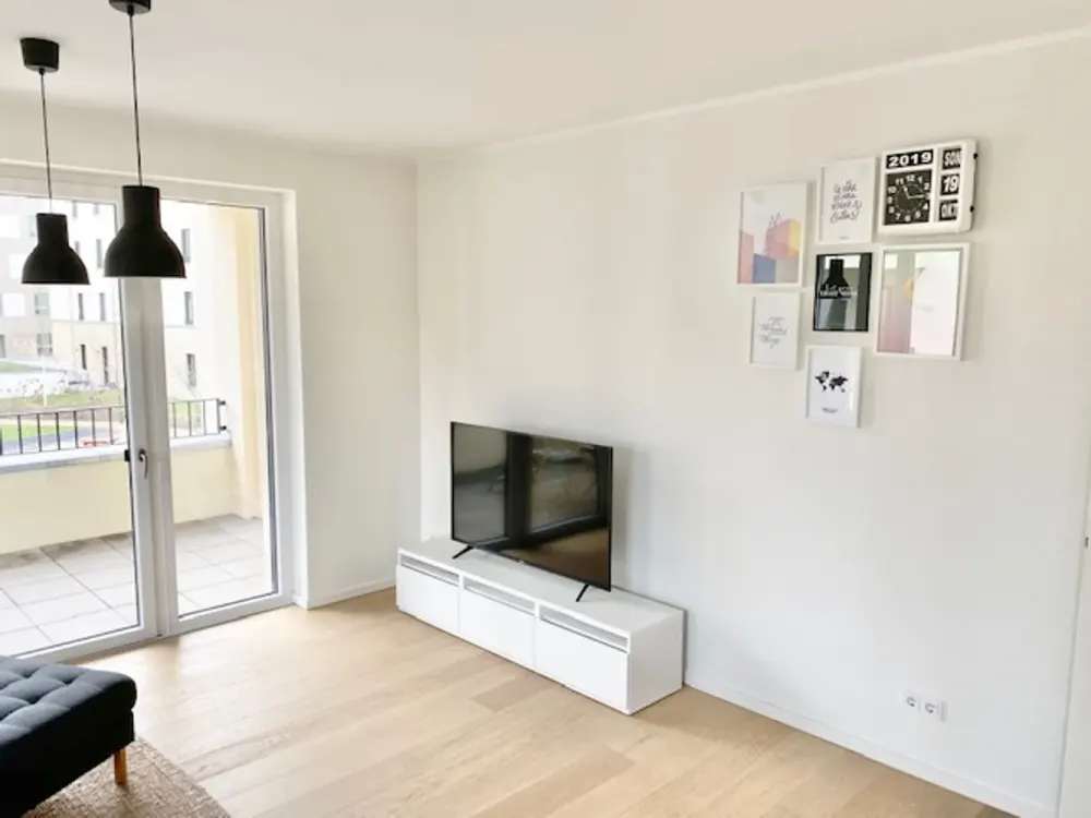 Möblierte 2-Zimmer-Wohnung mit Terrasse nahe Mauerpark, Furnished 2-Room Apartment